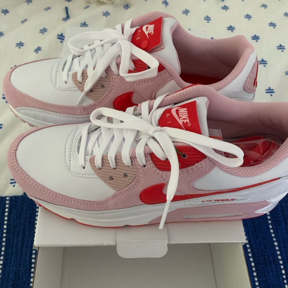 Women’s Nike Air Max 90 “Valentine’s Day 2021”